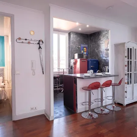 The Artists' Retreat - Comfort In The Heart Of Apartment