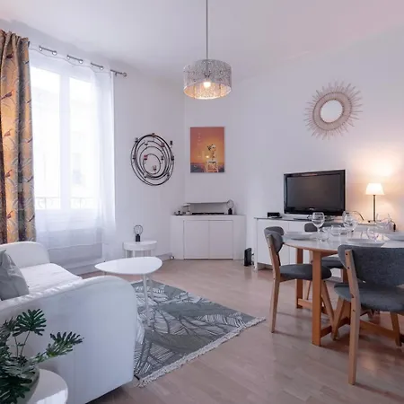 The Artists' Retreat - Comfort In The Heart Of Cannes