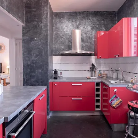 The Artists' Retreat - Comfort In The Heart Of Cannes